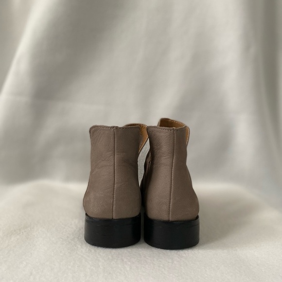 Lucky Brand Taupe Size 8M Nubuck Leather Booties - Picture 8 of 16